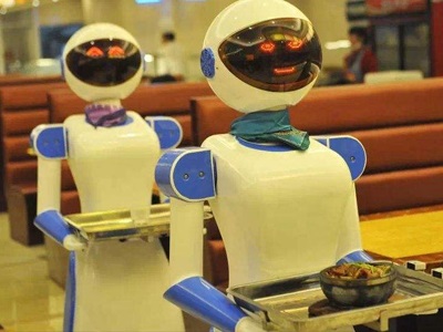日本智能酒店：机器人服务、刷脸进门
